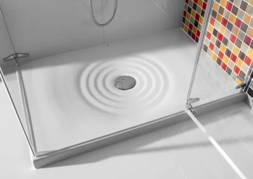 Nowoczesny brodzik ceramiczny ze strukturą