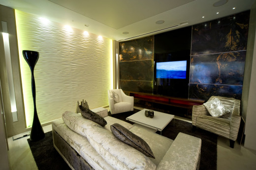 salon, pokój dzienny, panele z grafiką zasłaniają telewizor na ścianie