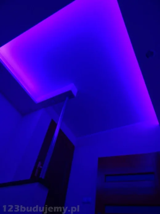 Podświetlenie sufitu dwupoziomowego taśmą led