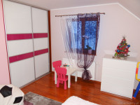 szafa przesuwna z lacobel, różowy pokój dziewczynki