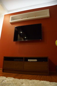 ścianka tv, zabudowa regipsem telewizora, telewizor na ścianie, półki rtv