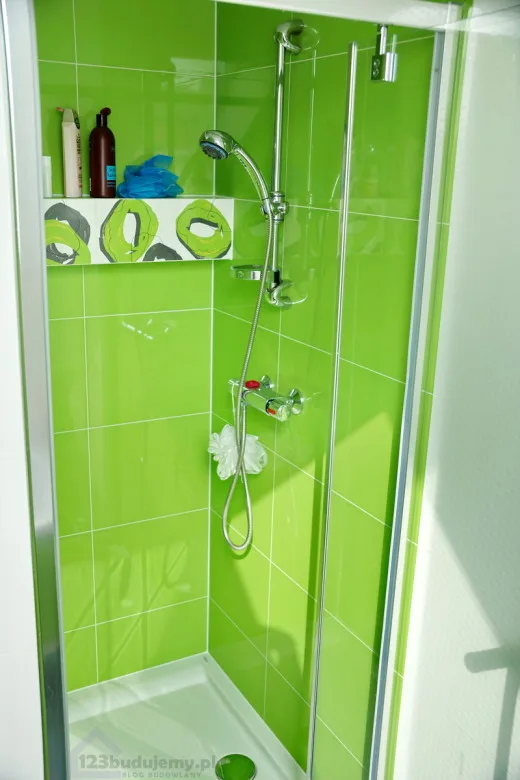 Kabina prysznicowa, wnęka prysznicowa, płytki tubądzin colour zielone pop green