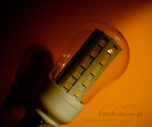 Zarowka led smd 5050 z gwintem e27