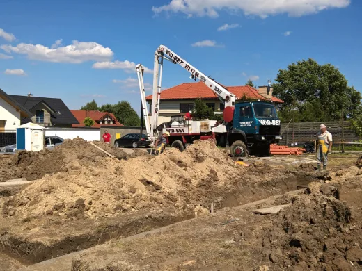 Ławy fundamentowe kolejnych segmentów