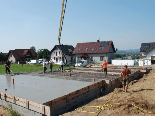 Inwestycja przy ul. Kopernika w Skawinie
Kolejne segmenty z wylanym betonem na podłogę.
http://s ...