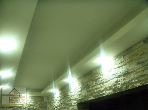 Sufit podwieszany wraz z oświetleniem LED