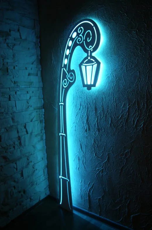 Latarnia Barok 1, 55 x 200 cm – wykonana z płyty mdf + oświetlenie led rgb