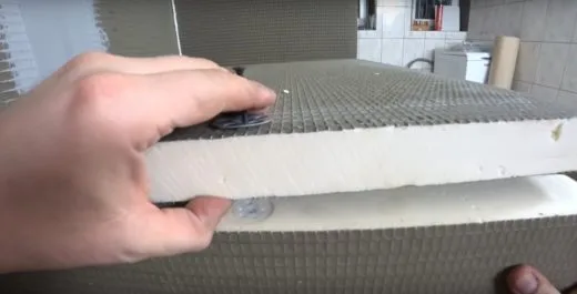 Kolej na przymocowanie blatu