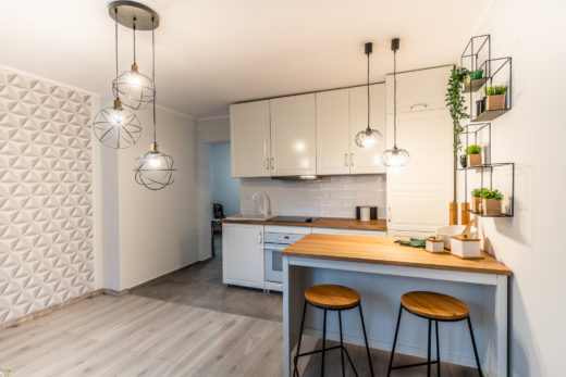 Aneks kuchenny – otwarta kuchnia w mieszkaniu w bloku
